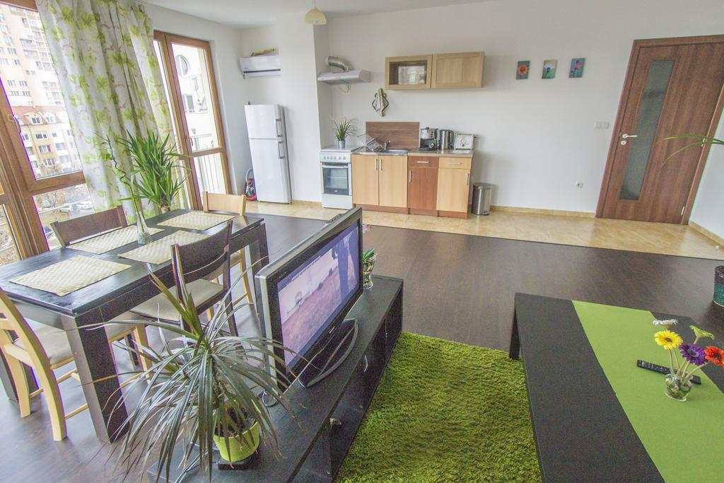Flora Apartment Centrum โซเฟีย ภายนอก รูปภาพ